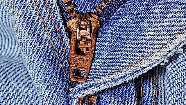 Ремонт молнии на джинсах